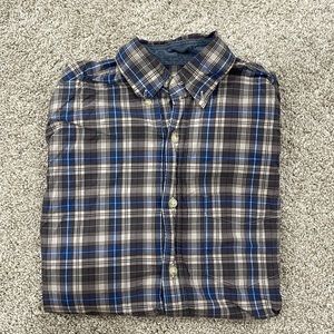 J Crew Men’s shirt in XS